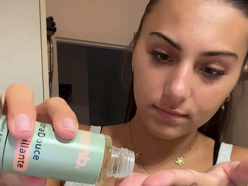 Emma teste l'huile démaquillante HydraDouce Framb